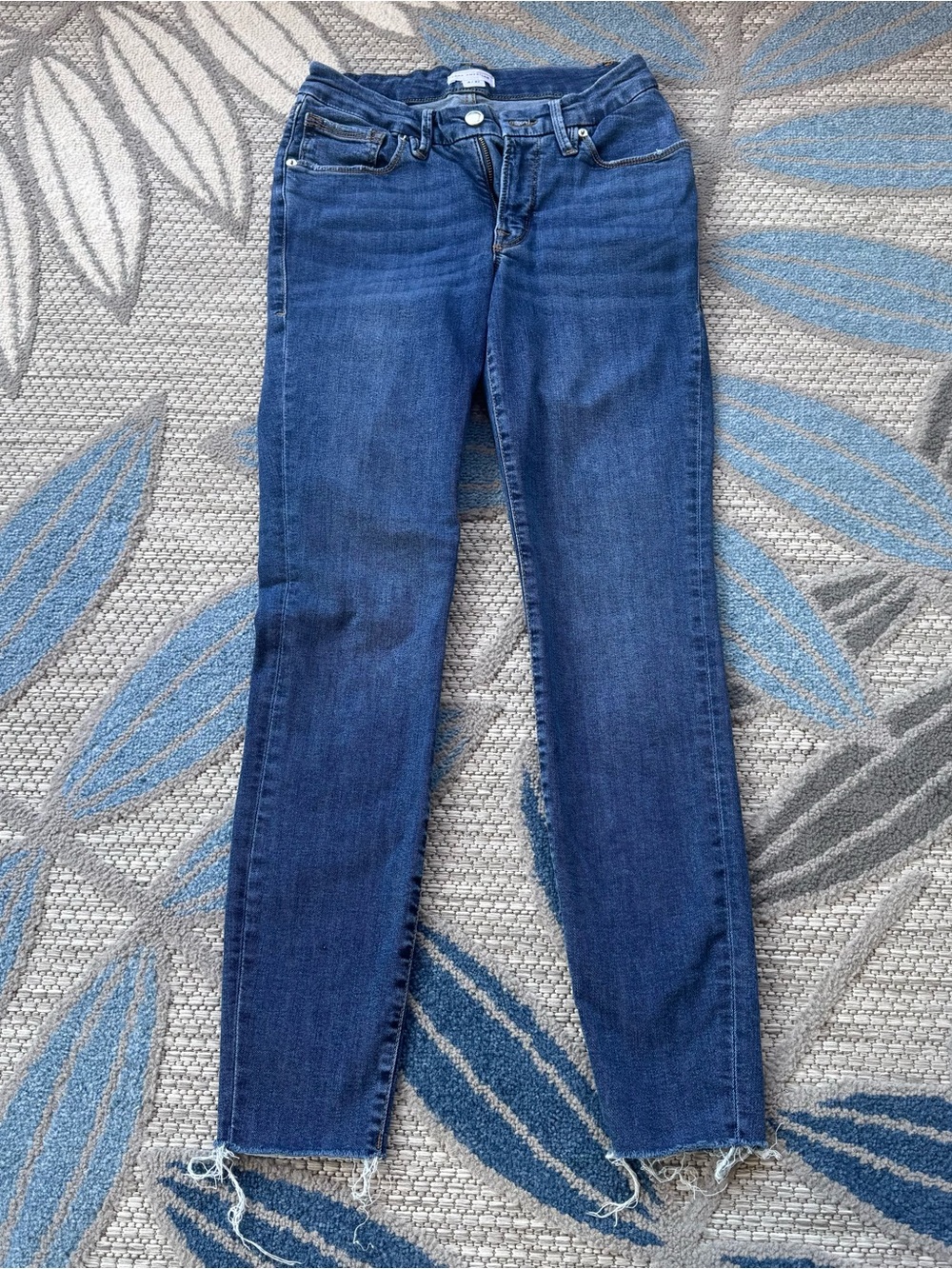 Good American Women’s Skinny Raw Edge Hem Denim Jeans Size 4/27 GLORH873T